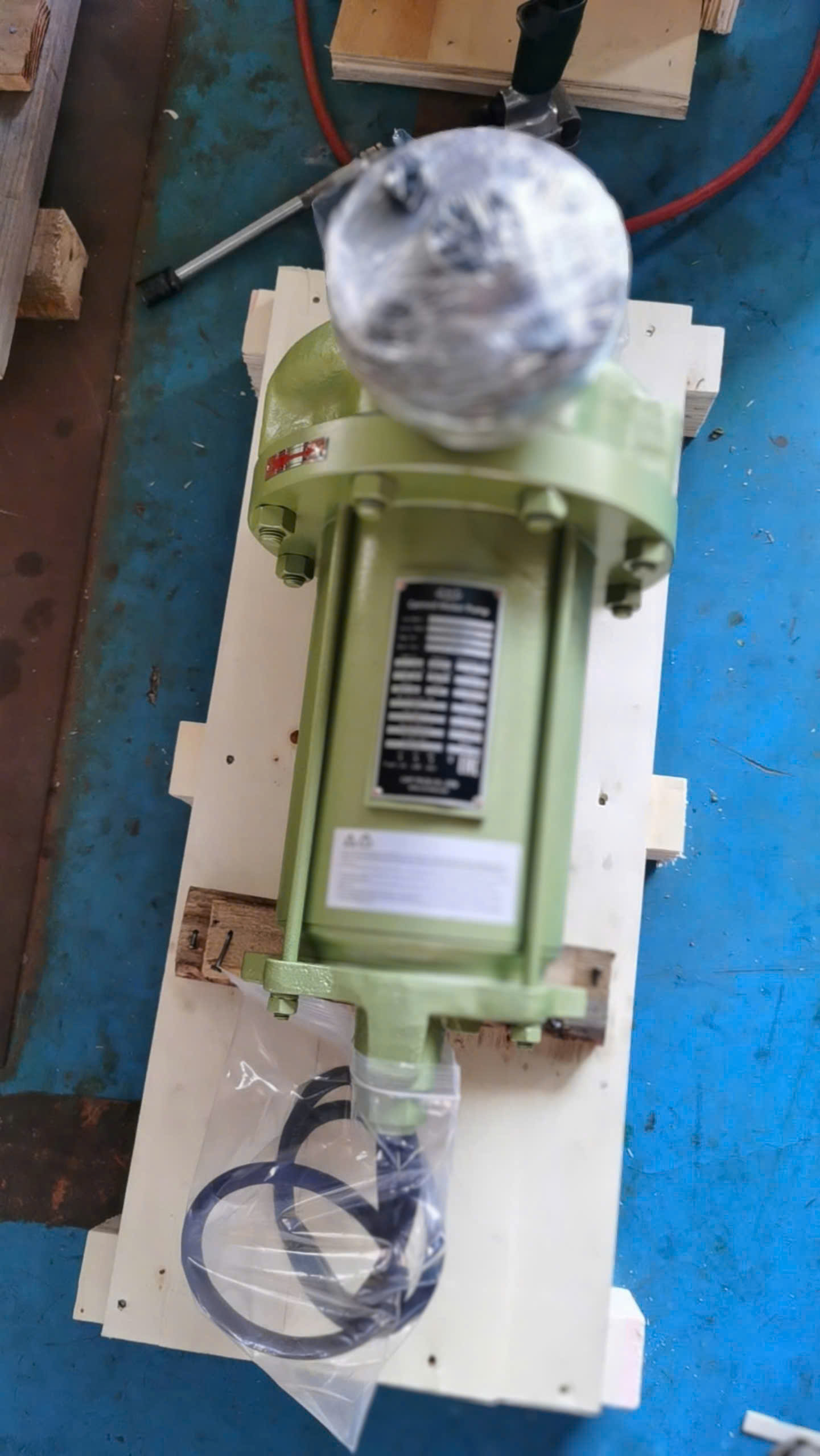 Máy bơm động cơ đóng hộp